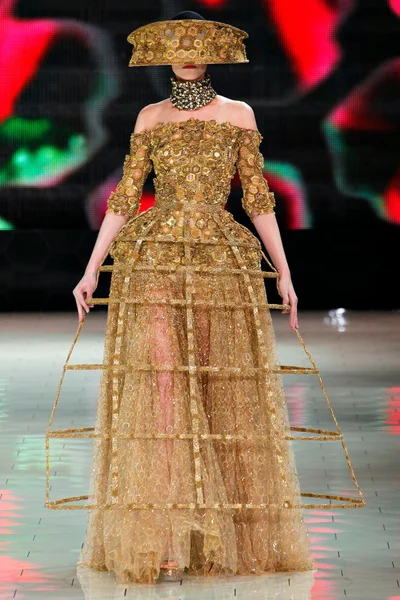 Look 28
